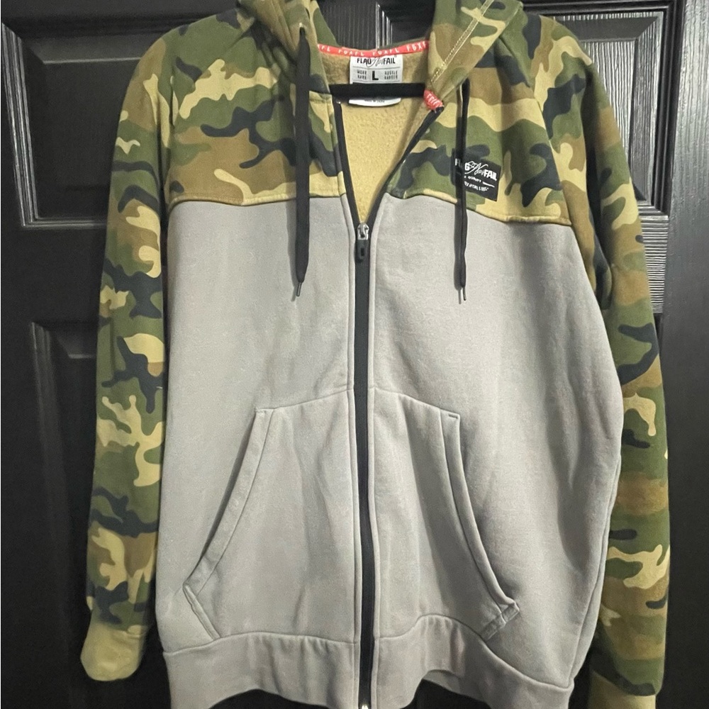 Mens Flag Nor Fail large camo hoodie like new no tags excellent condition